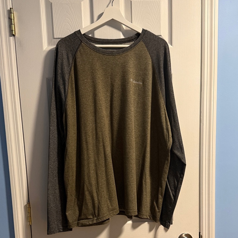 Columbia Men's Olive and Dark Gray Long Sleeve Shirt